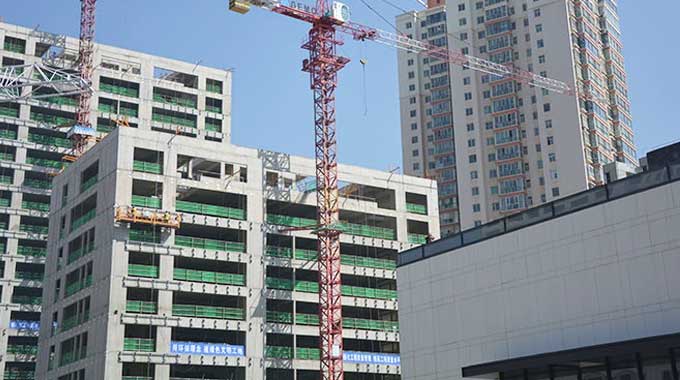 甘肅建投裝備制造有限公司是甘肅省建設(shè)投資（控股）集團有限公司直屬企業(yè)，成立于2010年10月，坐落于甘肅蘭州彭家坪國家級裝備制造工業(yè)園，占地155畝，是西北地區(qū)最早具有起重機械生產(chǎn)資質(zhì)的企業(yè)，年產(chǎn)各類型號起重機械500余臺。建司十年來，公司先后榮獲年度中國塔機行業(yè)十強企業(yè)、全國售后服務(wù)先進單位、全國建筑施工機械租賃50強企業(yè)等30余項榮譽稱號...